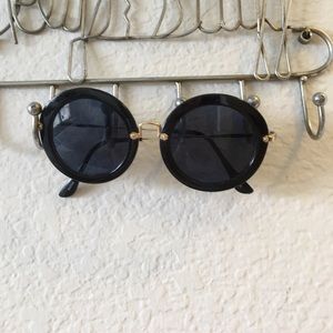 Black bugeye glasses