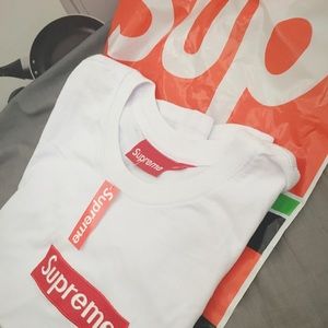 Supreme t shirt brand new with tag