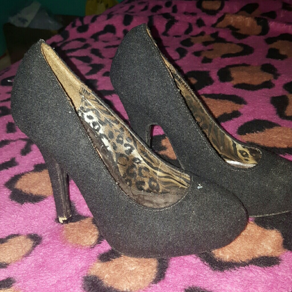 Heels - Picture 1 of 1