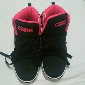 NWT Osiris high top sneakers, size 4