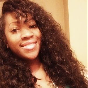 Meet your Posher, Adesuwa