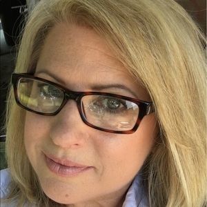 Meet your Posher, Leslie