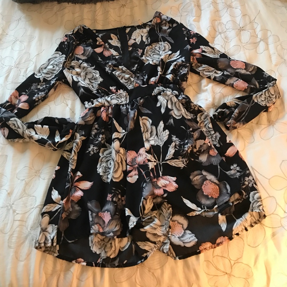 🌸 CHARLOTTE RUSSE Flower Romper 🌸