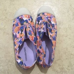 Girl's canvas slip ons
