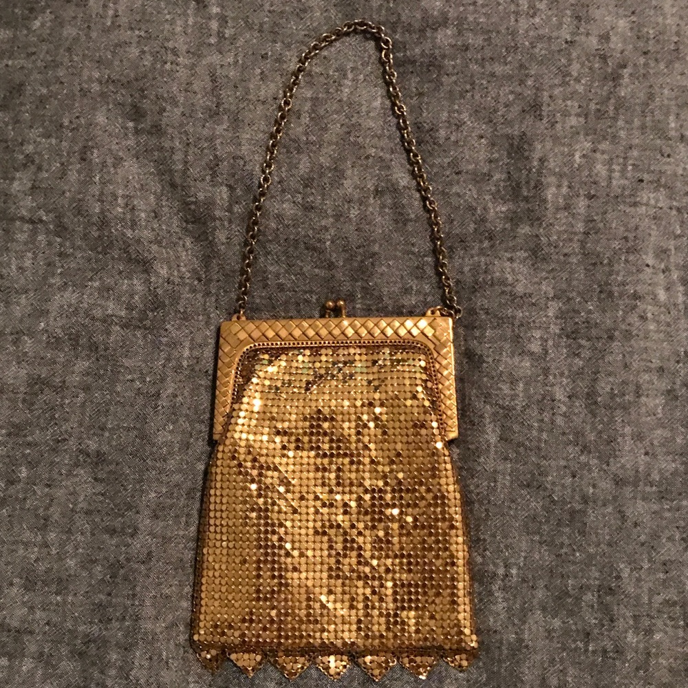 Vintage kisslock gold sequence clutch