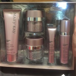 New Mary Kay timewise repair kit full size