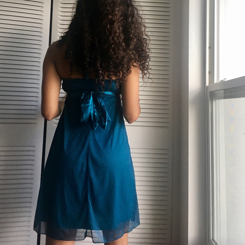 Dress - Picture 3 of 3