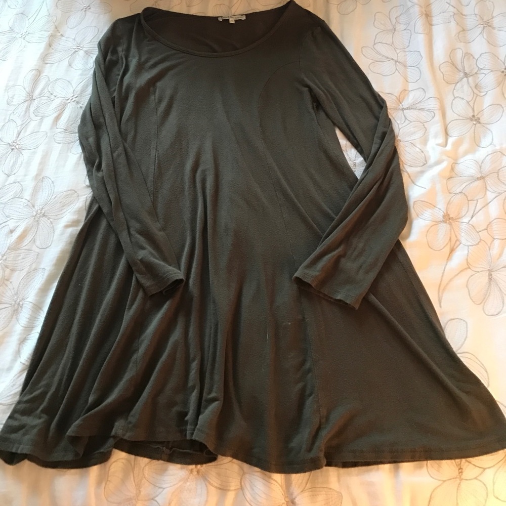 💚 CHARLOTTE RUSSE Knee Length Dress 💚