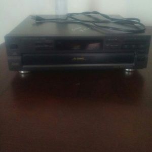 5 Disc DVD player