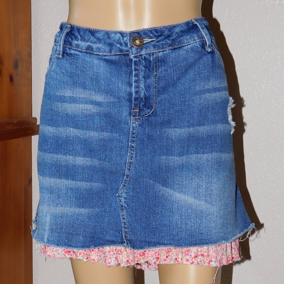 Loop 18 Denim Ruffle Hem Skirt - Picture 4 of 8