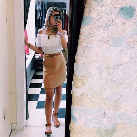 Meet your Posher, Kristina - Picture 2 of 2