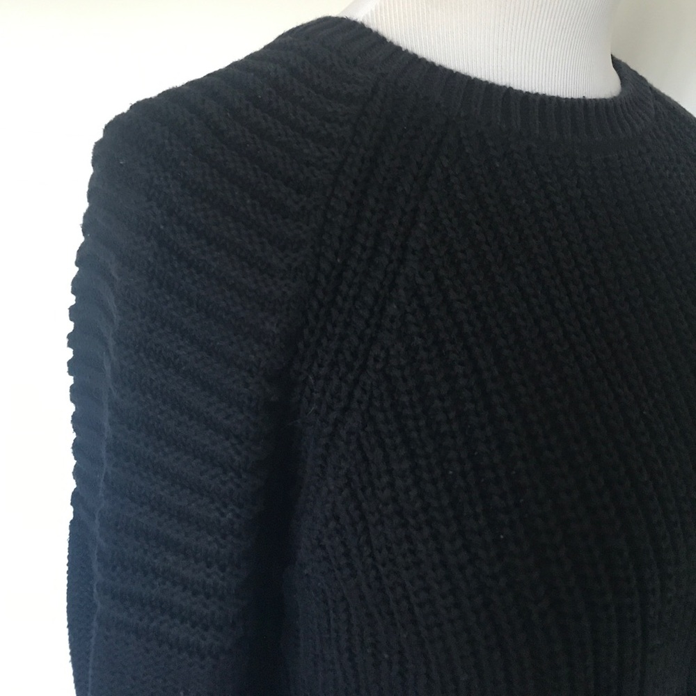 Crop top sweater