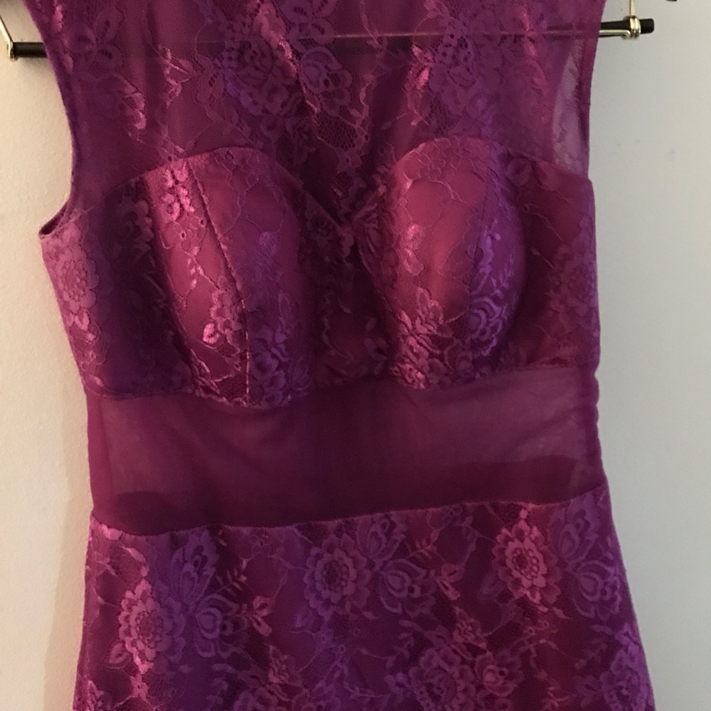 A  prom dress sleeveless!!