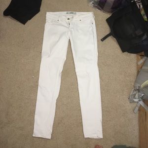 White skinny jeans