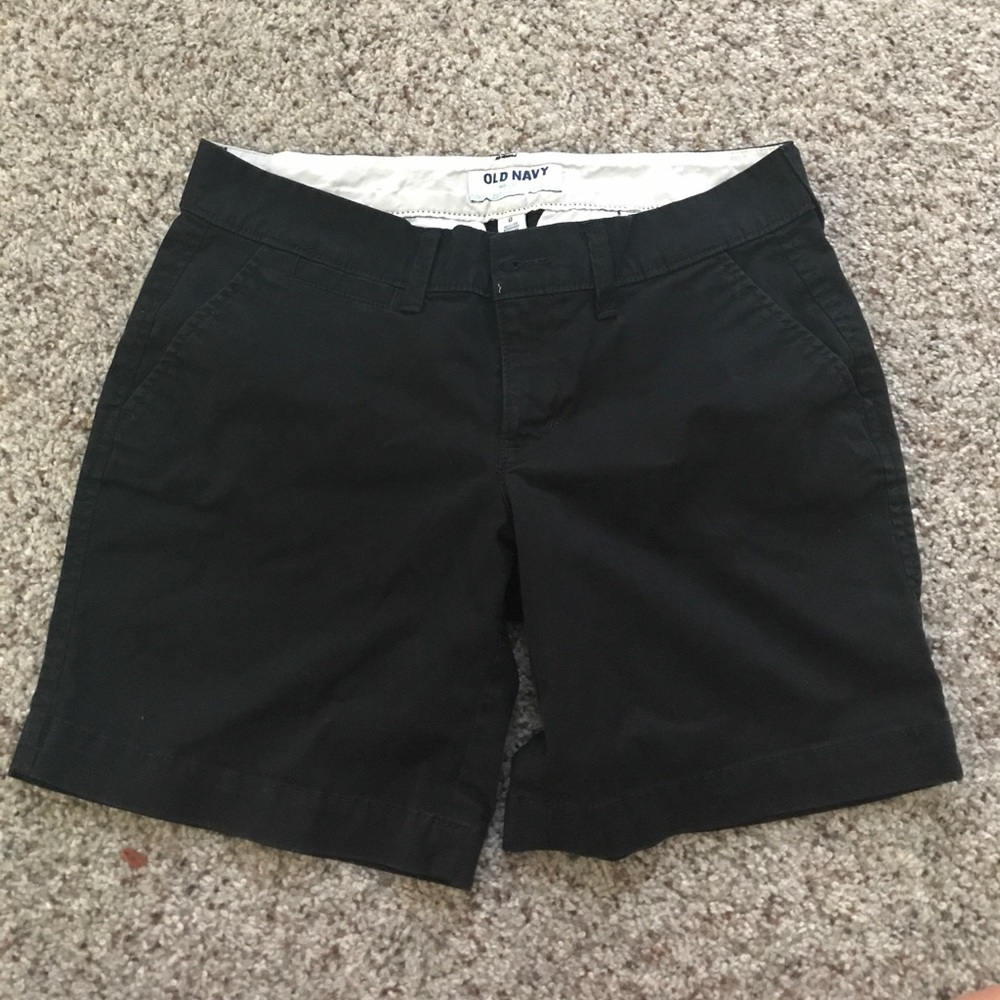 Black Old Navy shorts