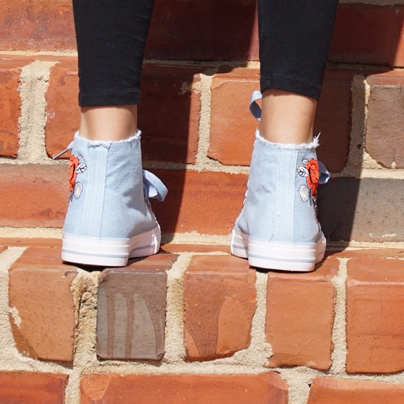 🔴 Floral patch high top sneakers light blue denim - Picture 6 of 8