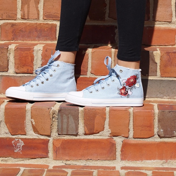 🔴 Floral patch high top sneakers light blue denim - Picture 2 of 8