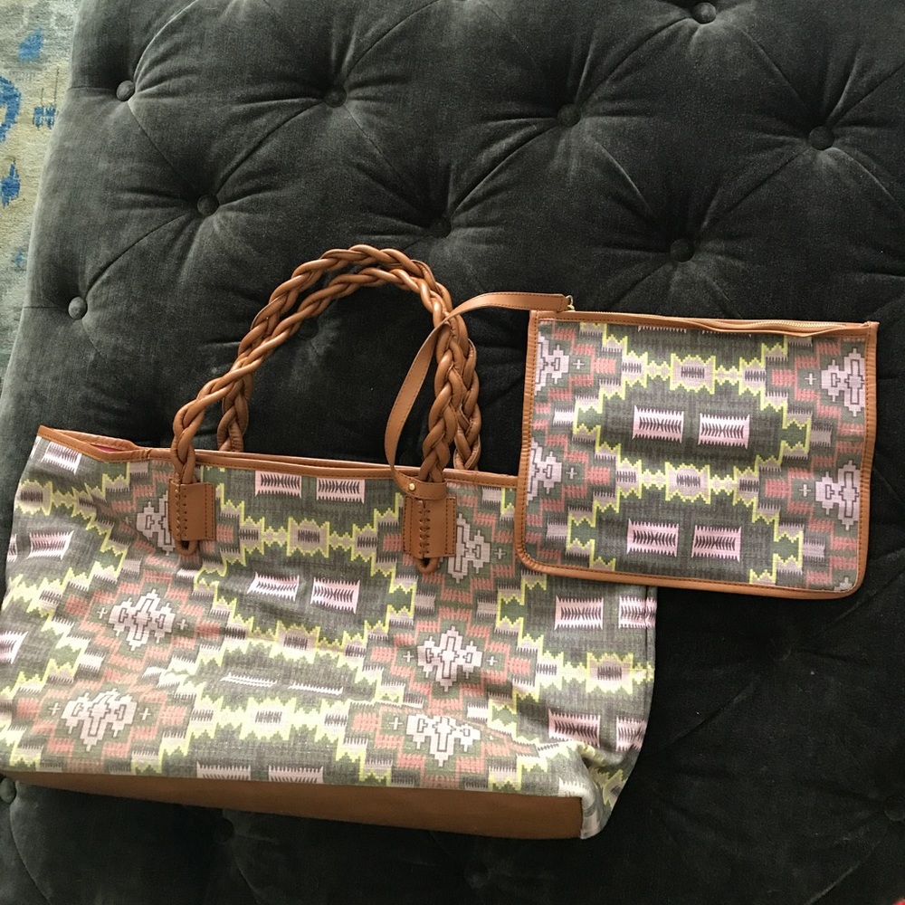 Beautiful leather & canvas tote w/cosmetic pouch