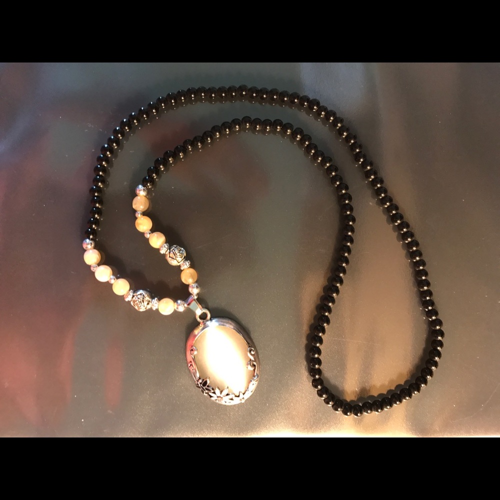 Cat's Eye pendant necklace