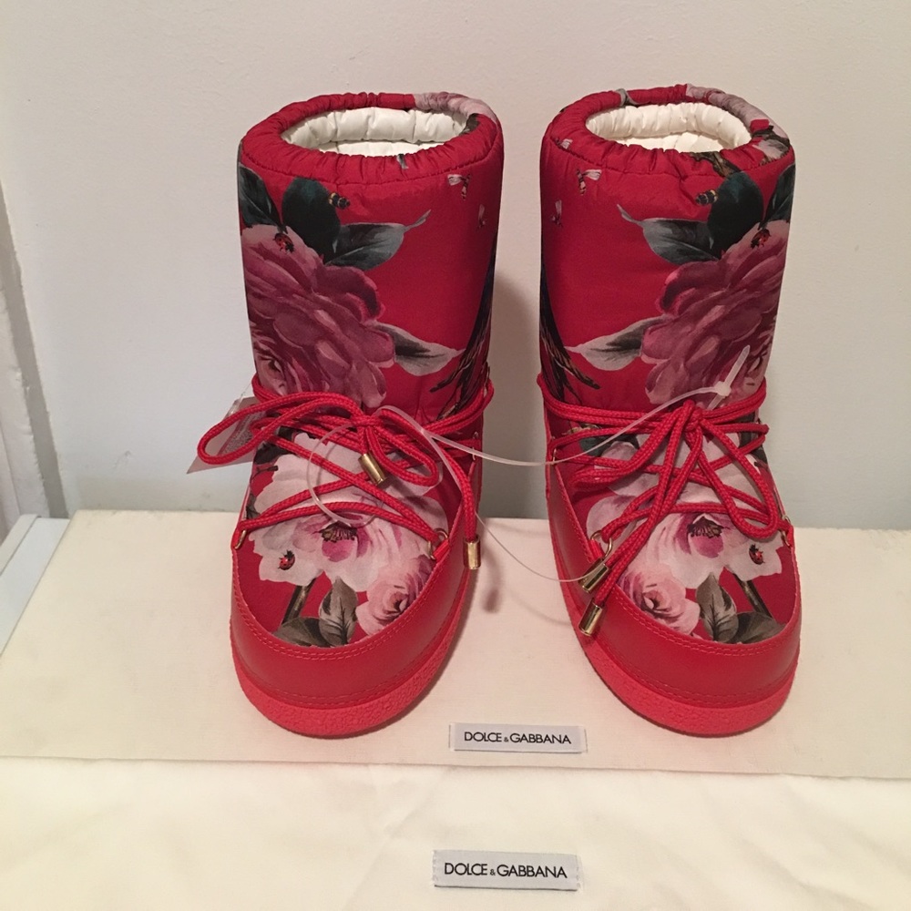 NEW Authentic Dolce & Gabbana snow boots