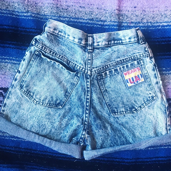 SOLD✨ Vintage High Waist Shorts - Picture 3 of 3
