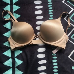 VS Bombshell Bra NWT