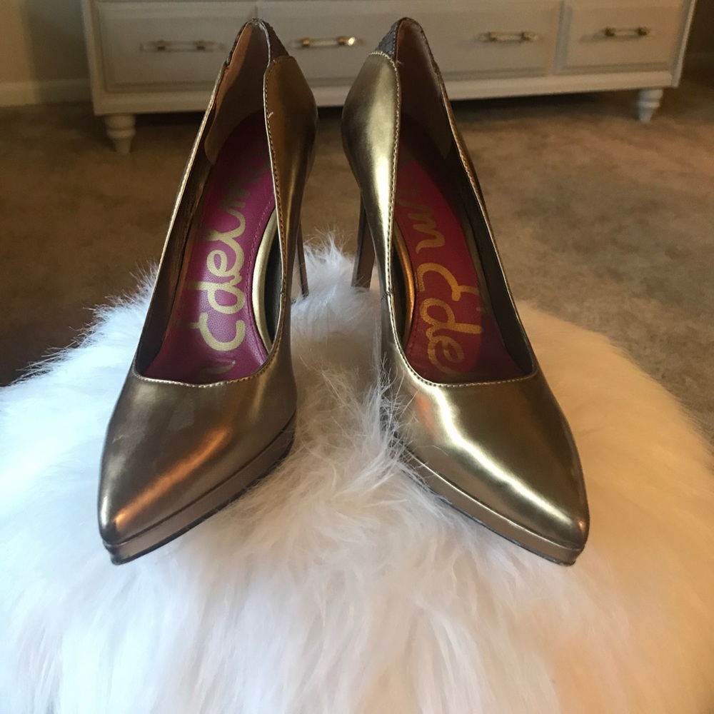 Gold Sam Edelman pumps