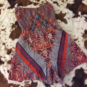 Strapless colorful romper