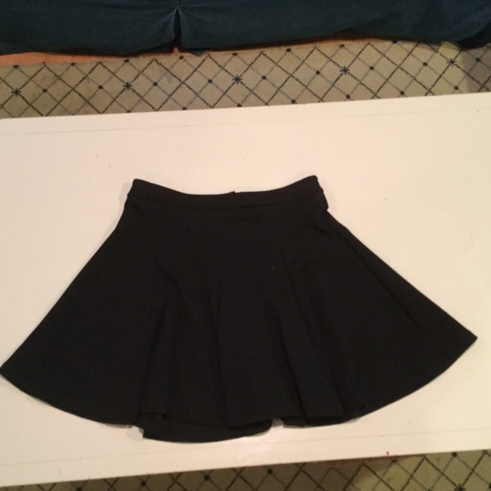 Black skater skirt