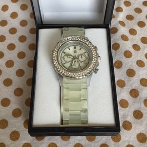 NWOT Gossip Watch!