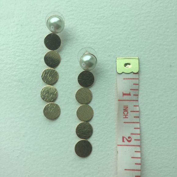 Pearl and Circles Earrings - Picture 2 of 3