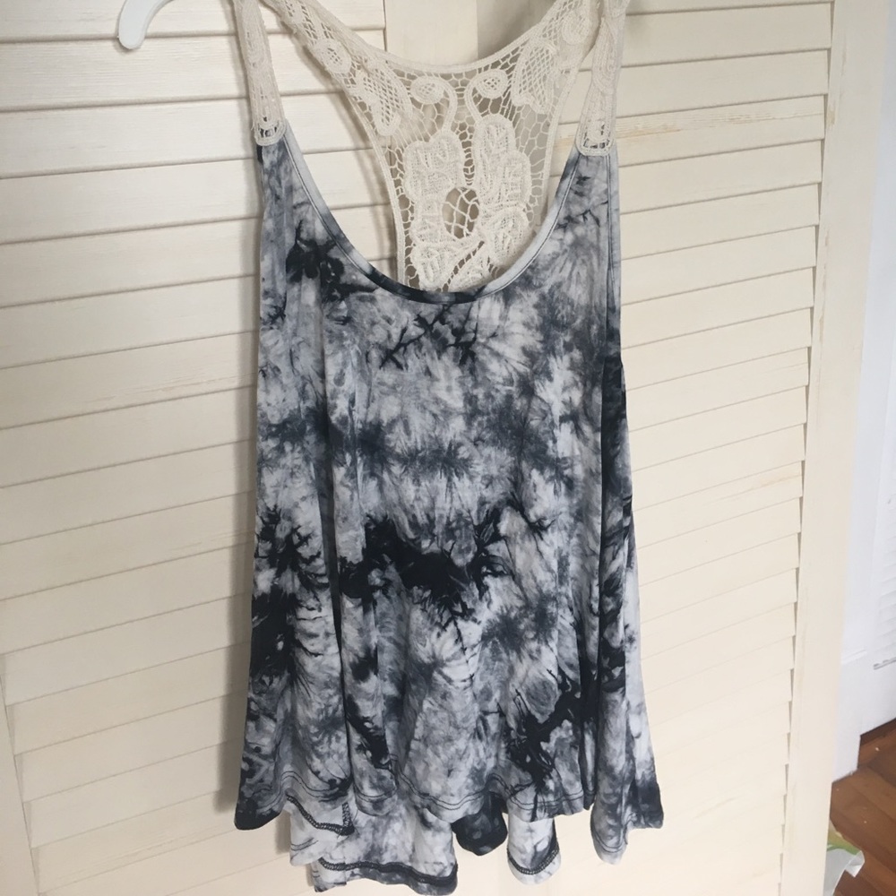 Lace, tie dye, Tank.