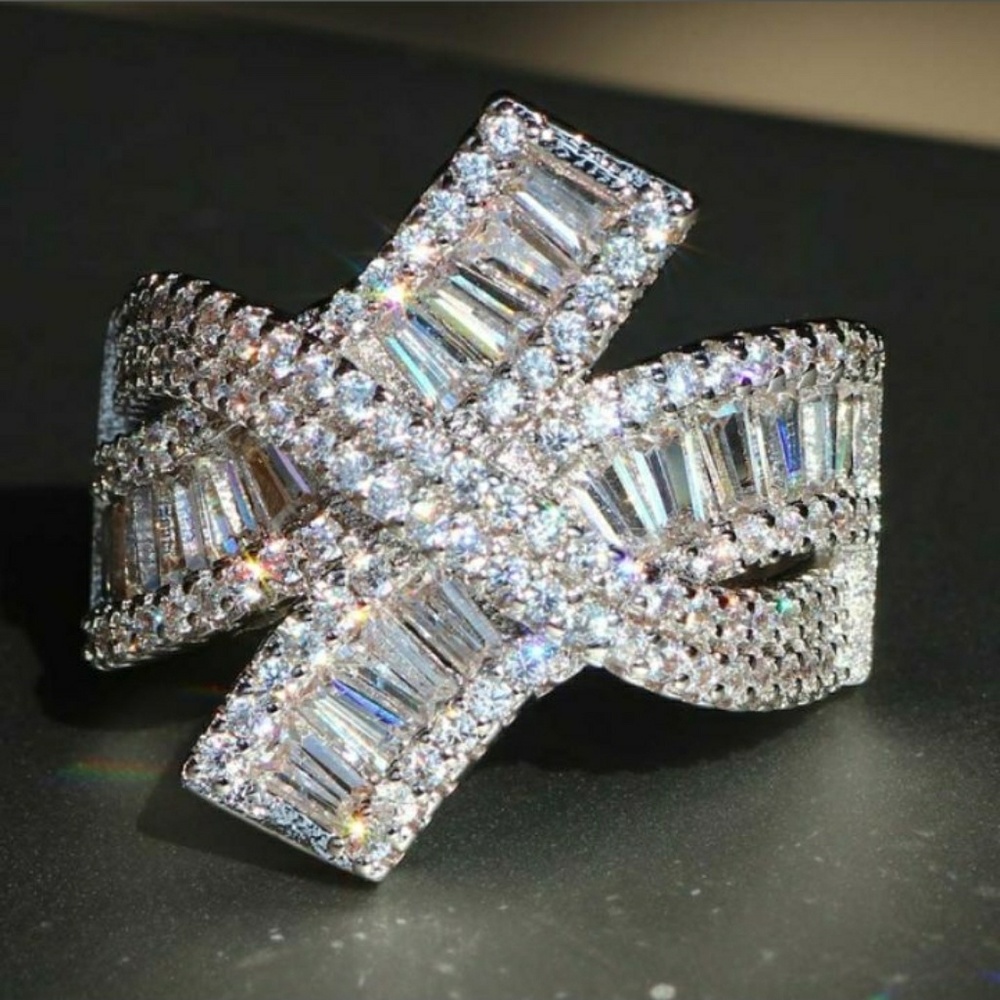 Gorgeous 925 ring natural gemstone white sapphire