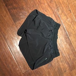 Lululemon Tracker Short in Black