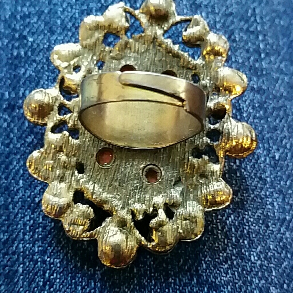 Ring - Picture 2 of 3