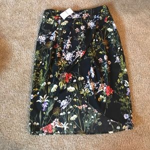 NWT Tulip Skirt