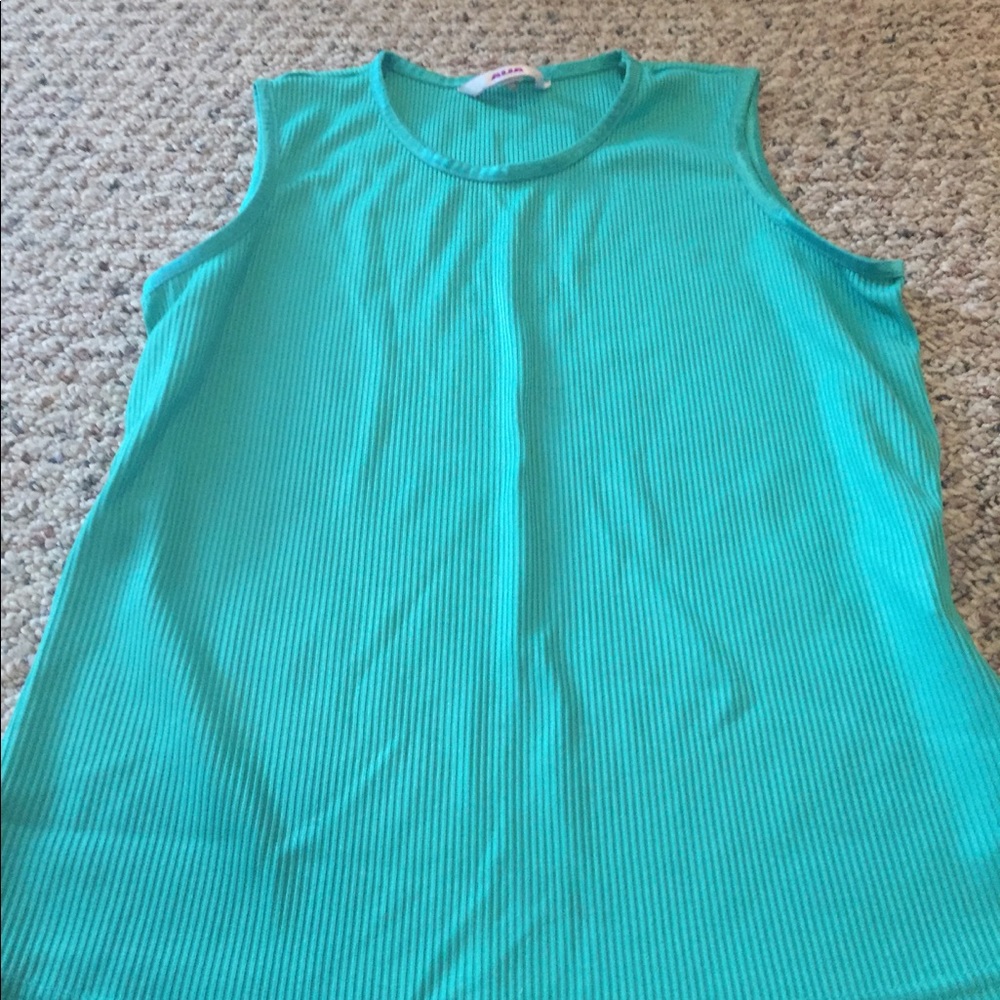 Women's tank