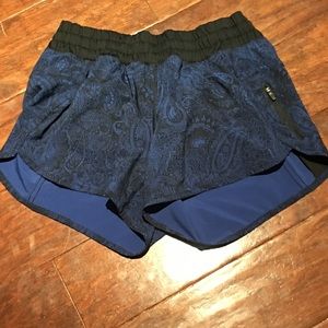 Lululemon Tracker Short in Paisley