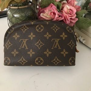 Authentic Louis Vuitton Makeup Pouchette