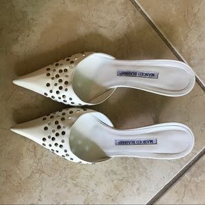 Manolo Blahnik pointed toe kitten heel