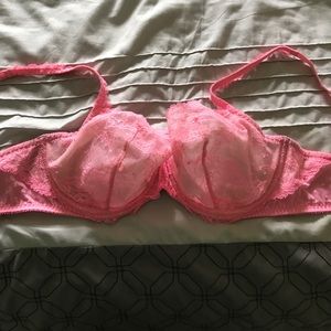 34DDD Victoria Secret Bra