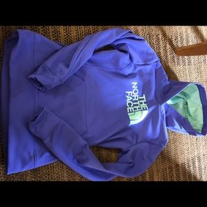 Woman's Small north face hoodie