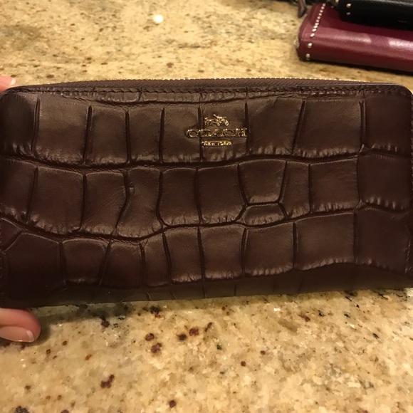 Brand new Coach wallet!! - Picture 1 of 4