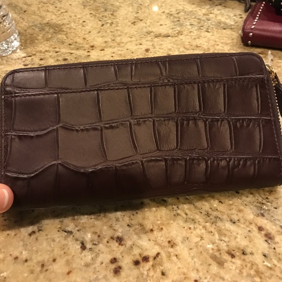 Brand new Coach wallet!! - Picture 2 of 4