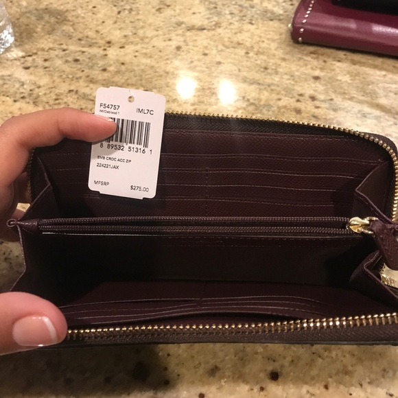 Brand new Coach wallet!! - Picture 3 of 4