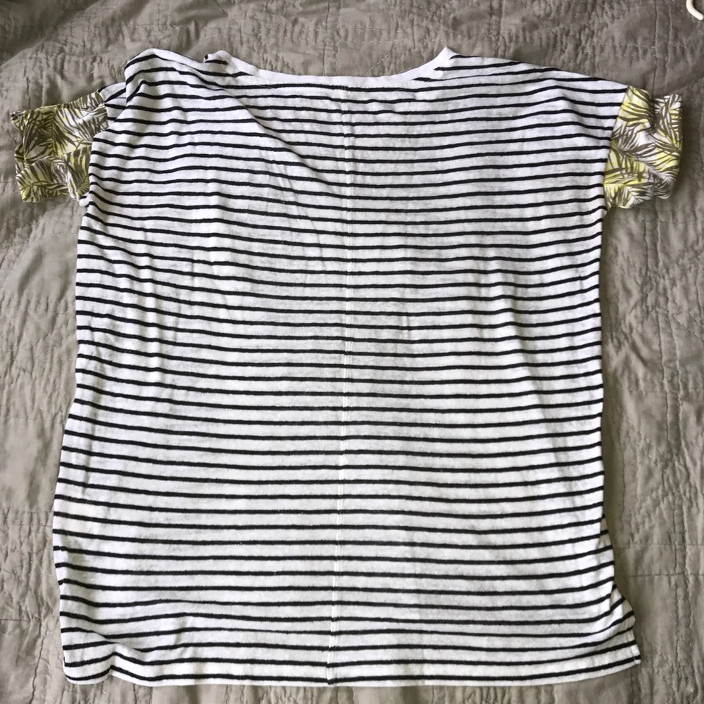 Multi-patterned top - Picture 3 of 3