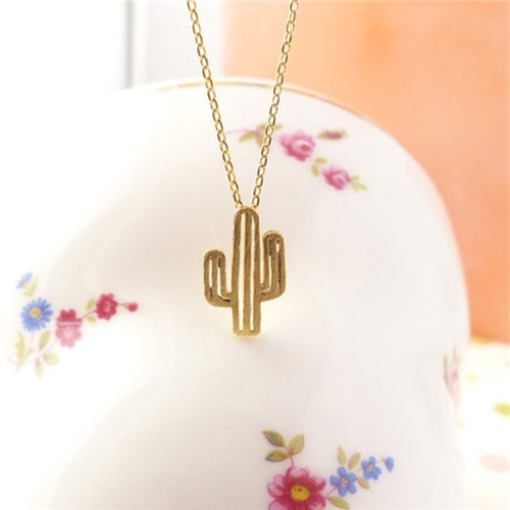 🌵 Cactus Delicate Pendant Necklace in Gold color - Picture 2 of 4