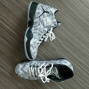 Air Jordan mens basketball shoes