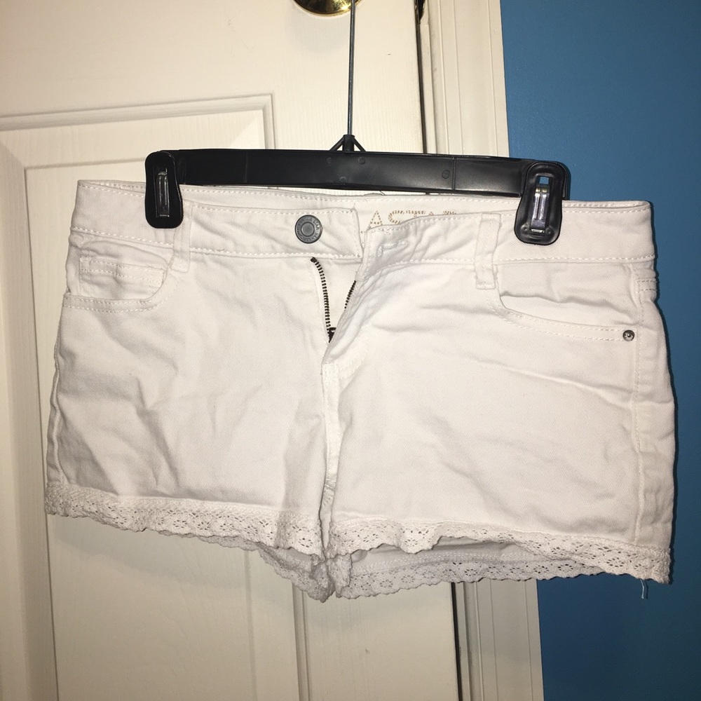 White Vanilla Star shorts