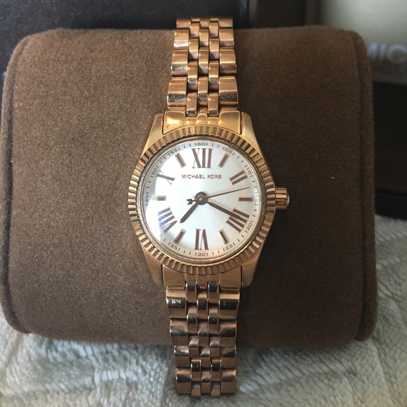Michael Kors rose gold watch 🌹 - Picture 1 of 4